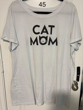 torrid White Cat Mom Graphic Tee with Black Print NWOT